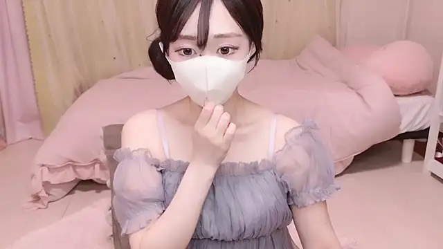 YURInya  online show from July 5, 3:07 pm