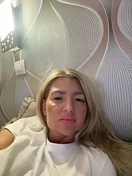 szexicicamica online show from June 4, 6:23 pm