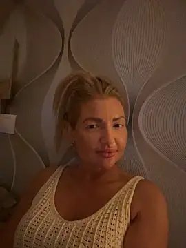 szexicicamica online show from May 31, 7:15 pm