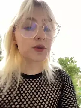 xp blondie online show from June 19, 12:30 pm