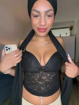 nadiabnssd online show from July 27, 8:17 pm