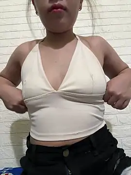 Miulee11 online show from June 21, 1:48 pm