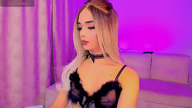 HANNAH STEWART online show from June 12, 4:09 am