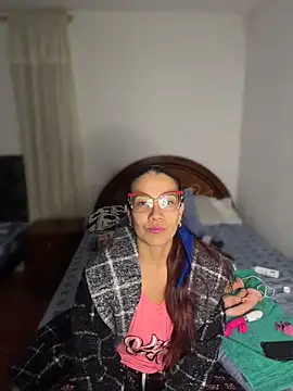 ArielFerrara online show from June 16, 4:57 am