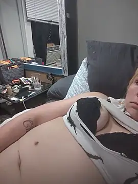 fuckinaroundandfindinout online show from July 1, 10:04 am