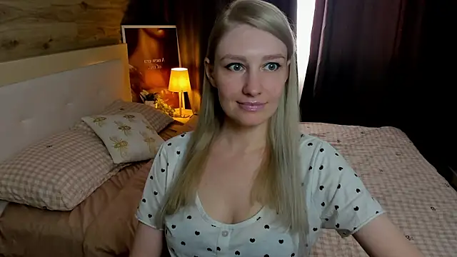 ReginaAmour online show from June 5, 1:17 pm