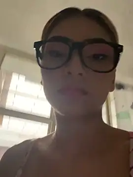 NatalieSterling online show from June 5, 9:43 pm