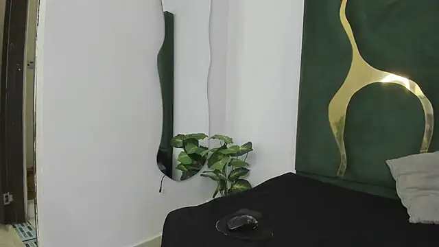 Mila petiteasm online show from June 27, 12:33 pm