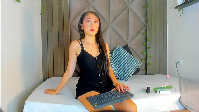 AriaBrown   online show from August 4, 9:54 pm