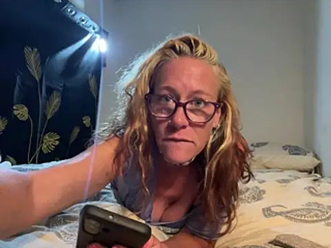 lusciouspider online show from June 25, 6:51 am