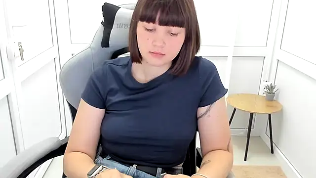 Vanilla Vixen online show from July 13, 6:36 am