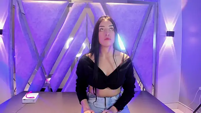 Kate 4 online show from June 6, 8:48 pm