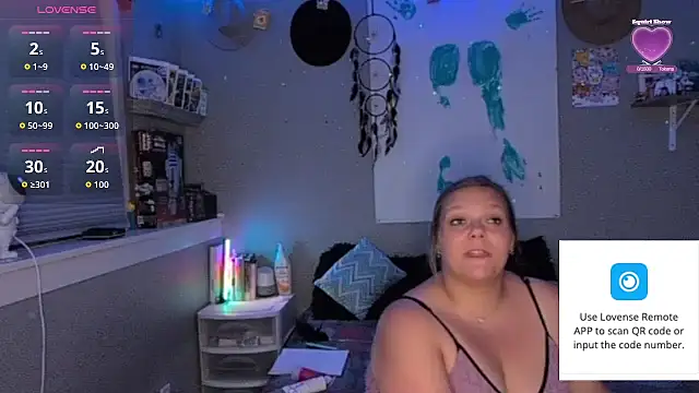 RocketBaddieRips online show from June 7, 3:46 am