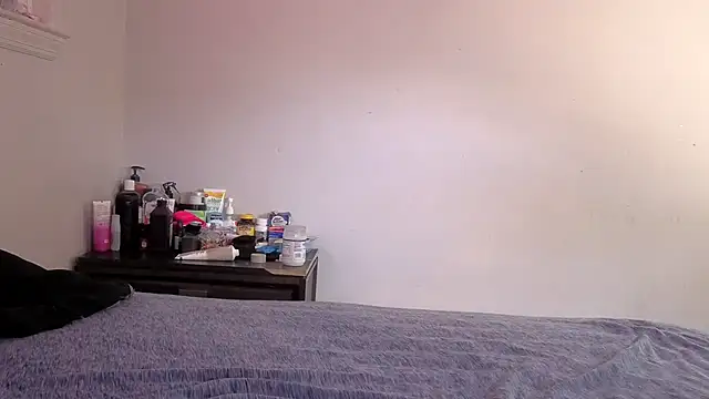Prettywettkittycc online show from July 17, 4:00 pm