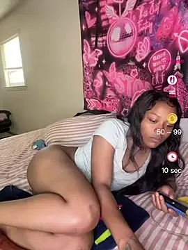 Prettywettkittycc online show from June 17, 4:08 pm