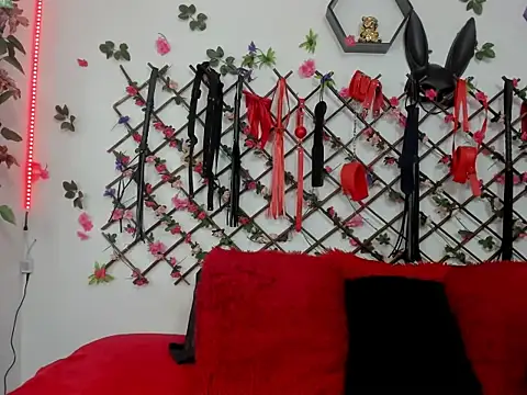 dolls temptationn online show from June 8, 1:23 pm