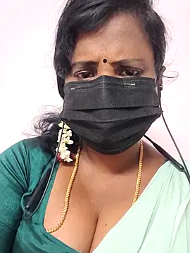 aiswarya143 online show from June 10, 11:09 am