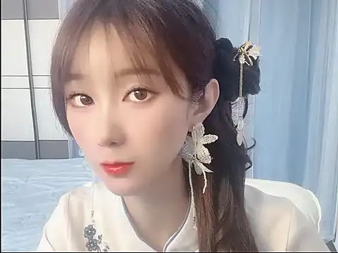 Vivi2222vivi online show from June 11, 2:22 am
