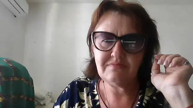 ErikaXShine online show from June 23, 12:25 pm