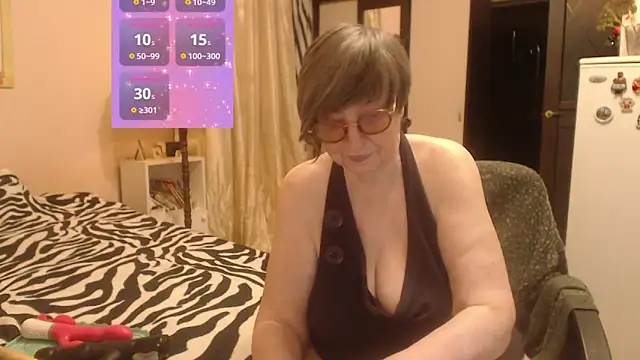 Sharon Amore online show from November 30, 1:15 pm