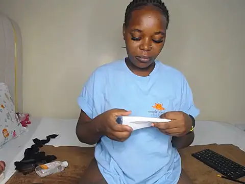 prettty kemmy online show from July 29, 11:38 pm