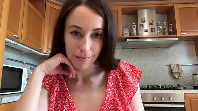 Flamingo Queen online show from June 17, 2:40 pm