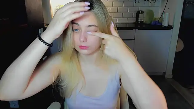 blonde kellyy online show from July 14, 2:01 am