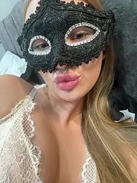 AlexandraMoore03 online show from July 6, 7:27 pm