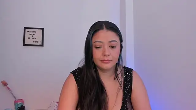 LauraToro  online show from February 15, 4:39 pm