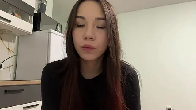HotGirlMilla online show from June 25, 6:20 pm