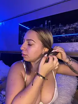 xLexi online show from July 30, 5:36 pm