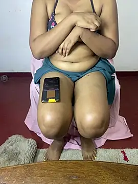 officequeen online show from June 24, 11:53 am