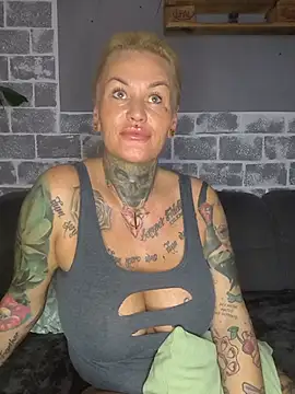 InkedMissLaBaehm online show from June 27, 8:04 pm