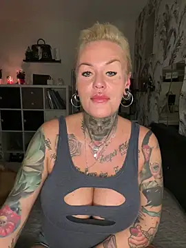 InkedMissLaBaehm online show from July 13, 9:59 pm