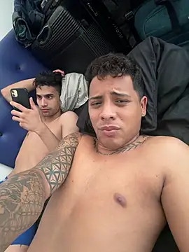 Alejandro and Deiby online show from August 6, 1:29 pm
