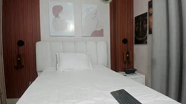 Millieskinny18 online show from July 28, 2:20 am