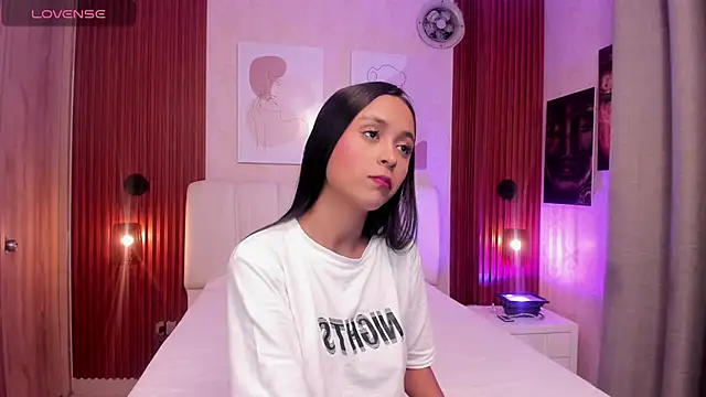 Millieskinny18 online show from July 29, 2:22 am