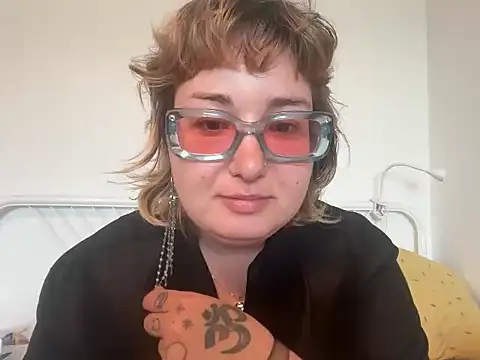 mysteradecadent online show from June 13, 6:55 am