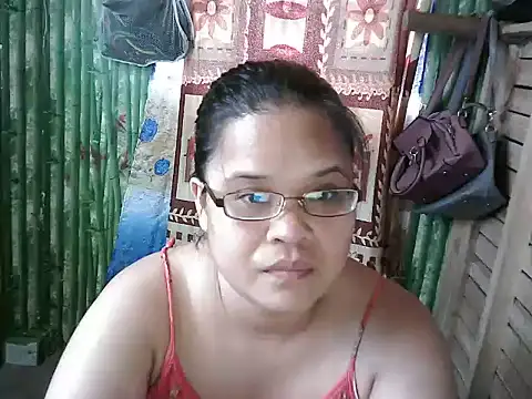 hottiebabe41 online show from June 18, 3:41 am