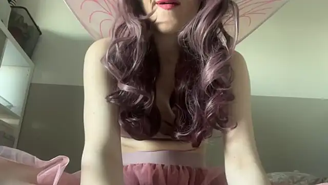 Hilda Valentine online show from June 14, 5:24 pm