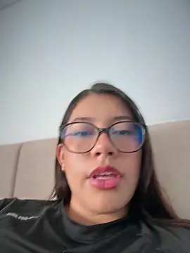 Saracalderon online show from August 2, 1:14 pm