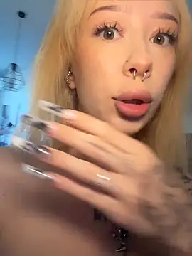 MaryChanXO online show from July 16, 4:06 am
