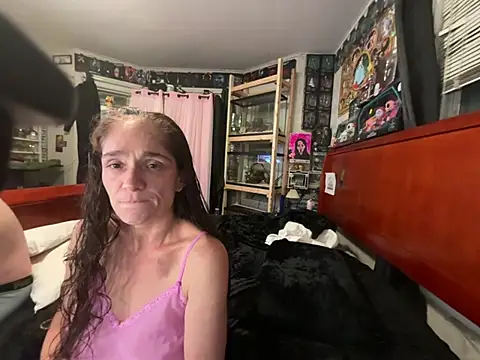 saralaw22 online show from August 3, 1:31 am