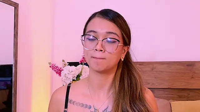 CassieMills online show from July 28, 8:34 pm