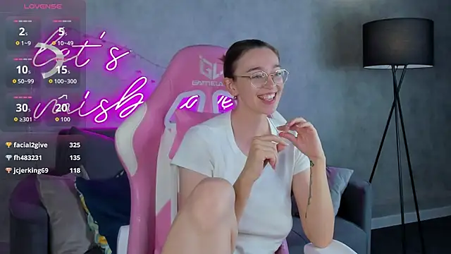 Lucy Green online show from July 9, 7:33 am