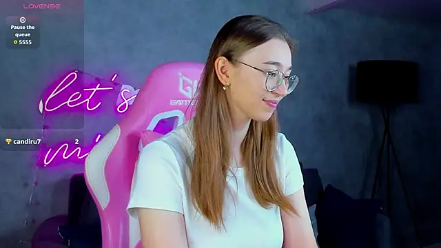 Lucy Green online show from June 27, 1:07 am