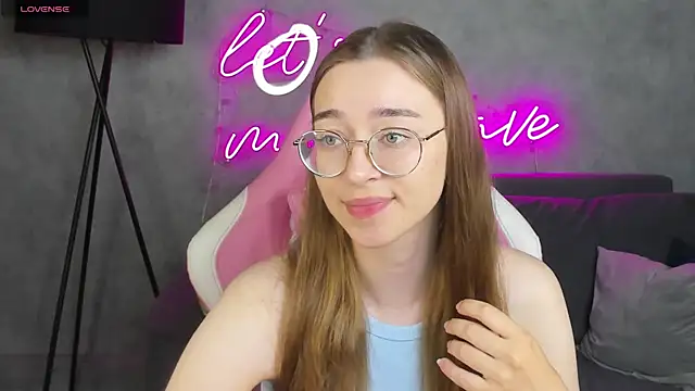 Lucy Green online show from June 28, 1:01 am
