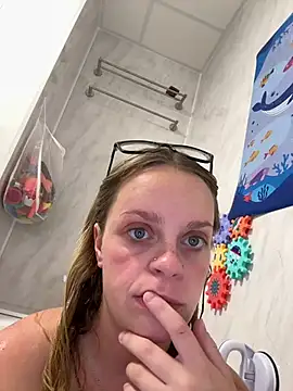 Kell1016- online show from July 22, 8:43 pm