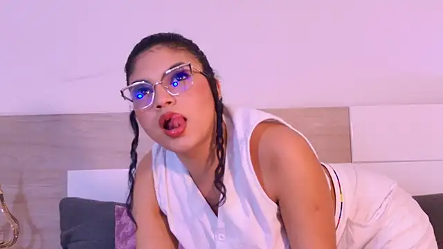 MelodyAlvarez online show from July 28, 8:34 pm
