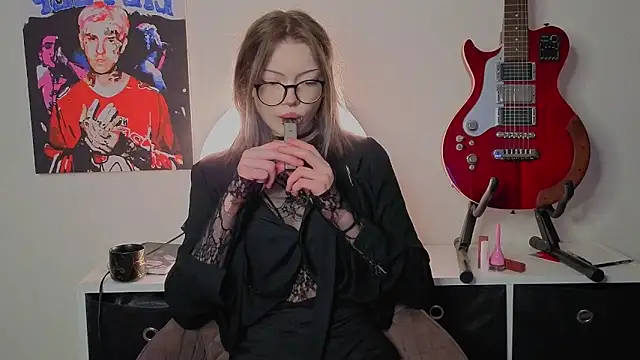 EndicaWilde online show from June 22, 8:39 pm